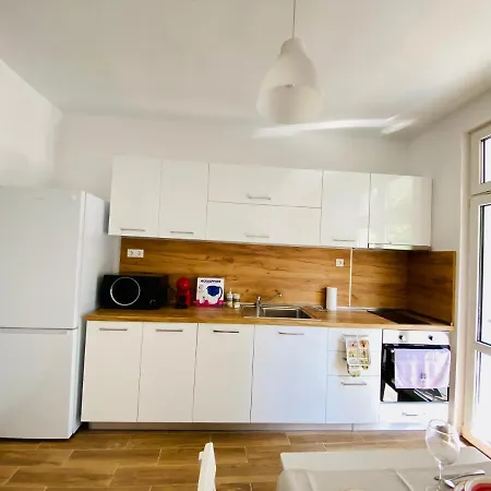 Center 2-bedroom Cosy Apartment