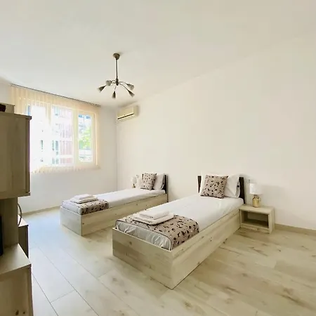 Center 2-bedroom Cosy Apartment Plovdiv