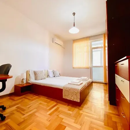 Center 2-bedroom Cosy Apartman