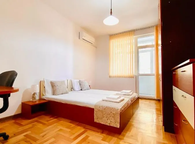 Center 2-bedroom Cosy 公寓